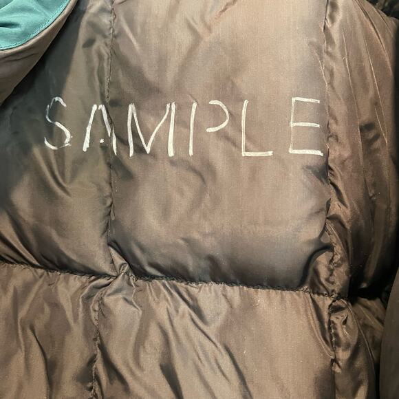 Vintage The North Face Men's Goosedown Puffer Jacket in Green with Hood Size M - Picture 5 of 11